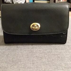 EUC Coach Clutch/Wristlet/Crossbody